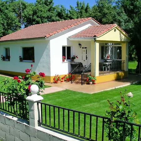 Charming With Private Pool In